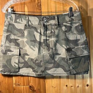 Shein camouflage / cargo short skirt